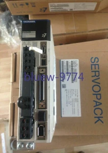 Servoazionamento CA YASKAWA SGD7S-2R8A002 nuovo con scatola - Foto 1 di 13