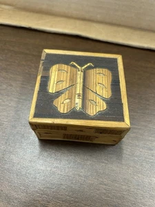 Caja baratija mariposa madera bambú con cierre colgante 3,5 pulgadas vintage - Imagen 1 de 10