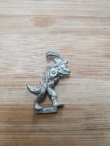 Lizardmen J SAURUS Standard Banner Body Part SERAPHON WARHAMMER 1994 METAL  - Picture 1 of 12