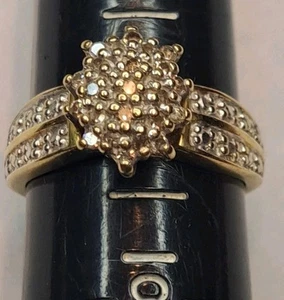 10k Designer 1 Carat Diamonds ring in 10kt gold. Size 7  3Grams 40 Diamonds  - Picture 1 of 24