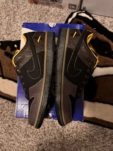 Yellow Curb SB Dunks - Picture 1 of 12