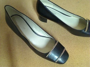 NATURALIZER BLACK LEATHER PUMP WOMENS SHOE OFFICE WORK DRESS SHOES SIZE 8W - 7 - Picture 1 of 3