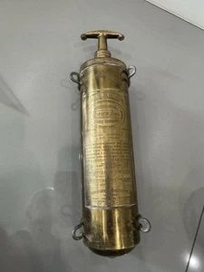 GENERAL QUICK AID FIRE GUARD Vintage 85HD Brass Fire Extinguisher with bracket - Picture 1 of 14