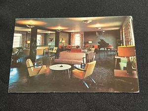 Postal MASTIC LOUNGE WAGNER COLLEGE Staten Island, Nueva York Años 70 De Colección - Imagen 1 de 2