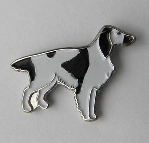 IRISH SETTER DOG BLACK WHITE ANIMAL CANINE LAPEL PIN BADGE 3/4 INCH - Picture 1 of 1