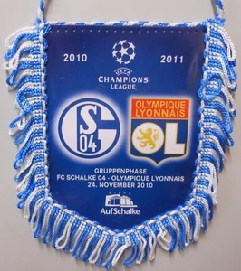 Schalke Wimpel Banner Champions League 2010 gegen Olympique Lyon Top Neu FP32 - Bild 1 von 2