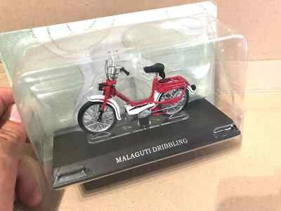 MALAGUTI DRIBBLING PASSIONE MOTORINI motorino scala 1/18 scooter da collezione - Immagine 1 di 3