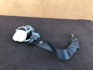 ✔MERCEDES W204 C63 C350 C300 C250 CINTURÓN DE SEGURIDAD DELANTERO DERECHO HEBILLA RETRACTOR OEM - Imagen 1 de 7