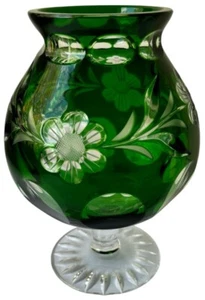 Jarrón bohemio checo vintage MCM de cristal verde cortado a bombilla transparente Checoslovaquia - Imagen 1 de 23