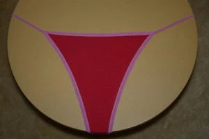 Tanga rojo con bandas rosas - talla M/L - Imagen 1 de 2