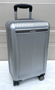 Samsonite Blackstone Hardside 20" Carry-On Spinner in Silver - NEW - Picture 1 of 6
