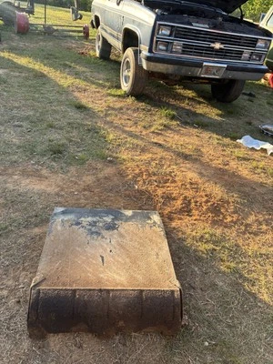 Chevy Blazer GMC Jimmy 1984 tanque de gasolina placa de deslizamiento OEM carrocería cuadrada Foto 1 de 4