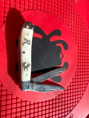 NAVAJA DE BOLSILLO REMINGTON SCRIMSHAW CACAHUETE Foto 1 de 4