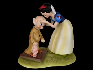 Disney Snow White & The Seven Dwarfs SWEET KISS DOPEY Bisque Porcelain Figurine - Picture 1 of 5