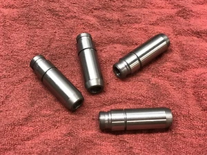 YAMAHA XT550 TT600 XT600 VALVE GUIDES - Picture 1 of 1