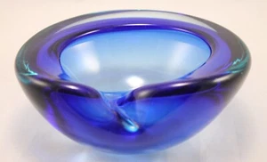 Mid Century Murano Blau Kunstglas Aschenbecher oder Schale - Bild 1 von 13