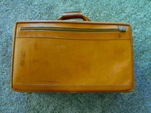 Vtg Hartmann Belting Leather Camel Color Carry-on Suitcase 21x12.5x7.75 - Picture 1 of 11