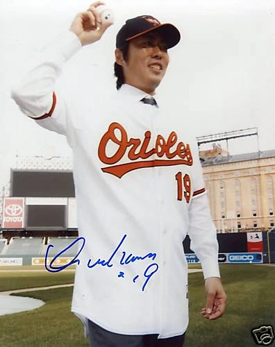 KOJI UEHARA BALTIMORE ORIOLES FIRMADO 8X10 Foto 1 de 1