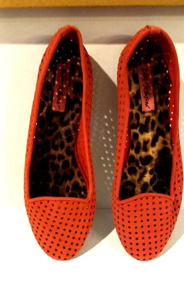 Betsy Johnson Punta Rasb Gamuza Estrella Cuero Perforado Suela de Goma 8.5 M Planos Foto 1 de 4