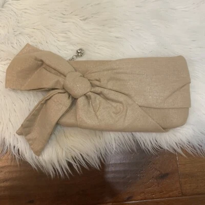 Cartera sin asas Steve Madden con lazo beige brillante estrás llavero fiesta graduación boda Foto 1 de 4