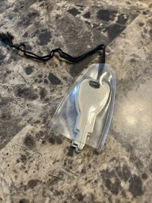 老式索尼硬壳摄像机摄像机存储手提箱钥匙 — 第 1/2 张图片