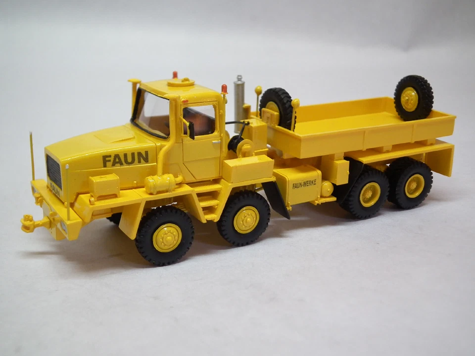 HO 1/87 FAUN HZ 46.40/49 8X8 - 1977 - Modelo de resina listo para usar  Foto 1 de 4