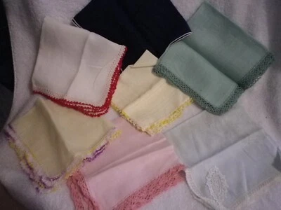 Lote de 7 Pañuelos Vintage Pañuelos Mujer Crochet Sólido Bordes Encaje Antiguo Foto 1 de 4
