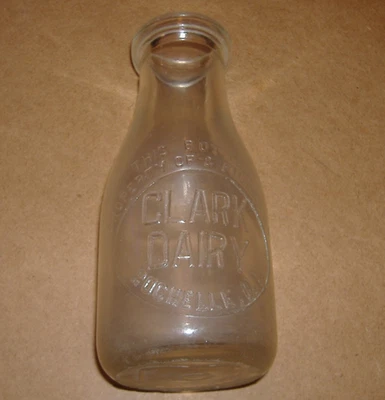 Молочная бутылка Slug Plate с тиснением Clark Dairy Rochelle Illinois пинта IL - Изображение 1 из 4