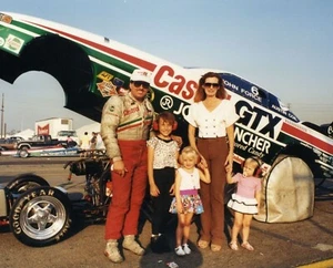 Impresión fotográfica de John Force con esposa e hijas 8x10 - Imagen 1 de 1