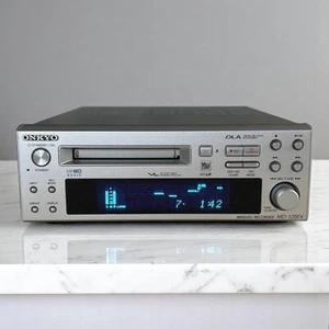 Onkyo MD-105FX Hi-MD MD Recorder High Speed Audio MDLP Silber getestet - Bild 1 von 5