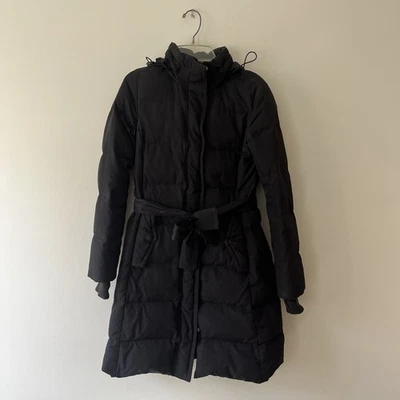 J. Parka para mujer XXS Petite negra con cinturón Crew Down Filled Foto 1 de 4