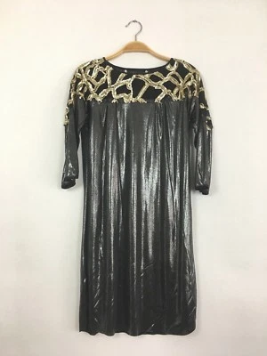 Vestido recto metálico brillante cuello lentejuelas manga corta TBAGS LA negro S $198 B6 Foto 1 de 4