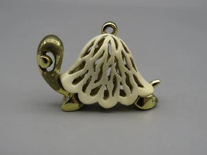 VTG. Gold Crown Inc. Turtle Pendant Gold Tone and White Enamel - Picture 1 of 13