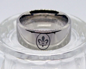 Anillo de diseño Fleu de Lis de acero sin manchas para hombre pequeño emblema elegante talla 10 - Imagen 1 de 6