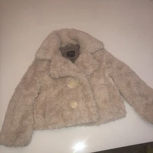 Baby Gap faux fur Coat color beige size 4-5 - Picture 1 of 7