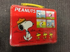 1970's Peanuts cartoons vintage rare metal red lunch box 