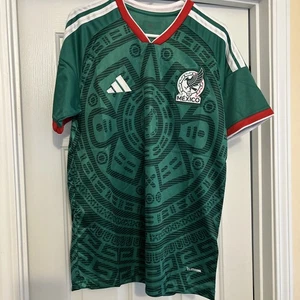 Neu mit Etikett 2025-26 Mexiko Heimtrikot Größe Large  - Bild 1 von 5