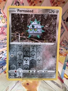 Ferroseed 130/202 Schwert & Schild Common Reverse Holo Pokemon TCG 2020 Karte - Bild 1 von 2
