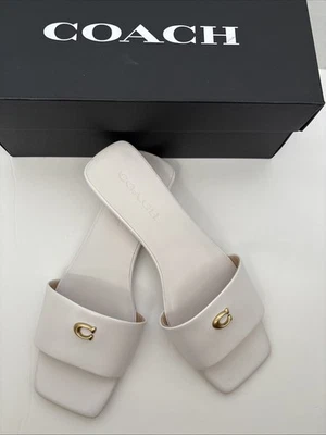 ТРЕНЕР скульптурное золото C логотип кожи слайд плоский сандалии размер 7,5 оптический белый новый - Изображение 1 из 4