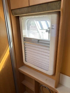 CARAVAN/MOTORMOME SEITZ/REMIS INNER WINDOW FRAME /BLIND /FLYSCREEN ( SWIFT ) - Picture 1 of 2