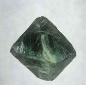 OTTAEDRO DI FLUORITE VERDE CHIARO (fl45/16) minerale dalla miniera di Xianghualing, Cina - Foto 1 di 9