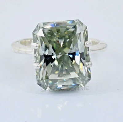 Enormes tachuelas de diamantes de corte radiante certificados de 11,25 quilates sin anillo. Tarifas gratuitas Foto 1 de 4