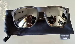 OCCHIALI DA SOLE OAKLEY MARRONI ORIGINALI - Foto 1 di 3