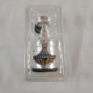 CHICAGO BLACKHAWKS 2015 STANLEY CUP TROPHY ORNAMENT New Old Stock 3.5" Tall - Picture 1 of 14