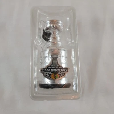 CHICAGO BLACKHAWKS 2015 STANLEY CUP TROPHY ORNAMENT New Old Stock 3.5" Tall - Image 1 of 4