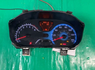 Cuadro de instrumentos velocímetro Nissan Cube 2010 95 k millas 090825 0033 Foto 1 de 3
