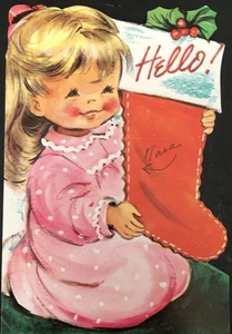 Vintage Weihnachtsgrußkarte entzückendes Mädchen in rosa Nachthemd mit Strumpf - Bild 1 von 3