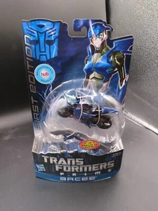 Transformers Prime First Edition Deluxe Class Arcee Action Figure NEW 2011 Nice! - Picture 1 of 2