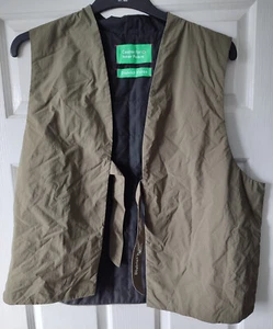 District Vision ultraleichte recycelte Primaloft Weste Vetiver L 42-44" Brustumfang neu ohne Etikett - Bild 1 von 11