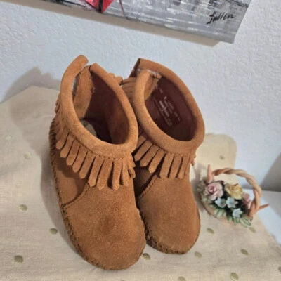 MINNE TONKA MOCCASINS TODDLER BROWN FRINGE SUEDE LEATHER UNISEX BOOTS -6- - Image 1 of 4